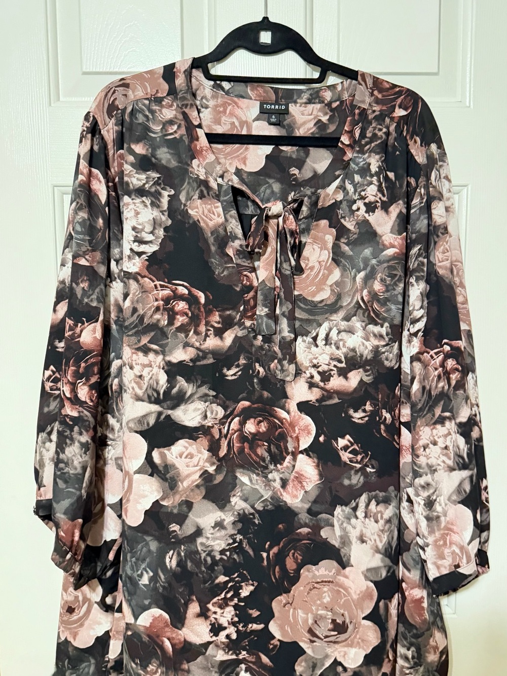 torrid Black & Blush Floral Tie-Neck Tunic